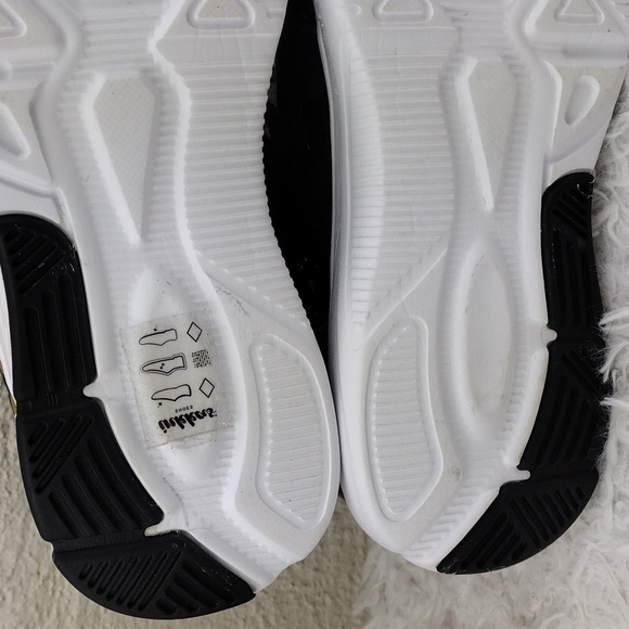 Inkkas FlexAires Black Gold Puppy  DesignCanvas Round Toe Lace Up Sneaker Shoe - Picture 10 of 16